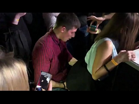 ❤️ Sesso reale in un nightclub russo. Ragazza russa di 18 anni nell'ano e nella vagina scopata in un nightclub ❤️ Porno vkal it.sexflashgame.ru ❌❤
